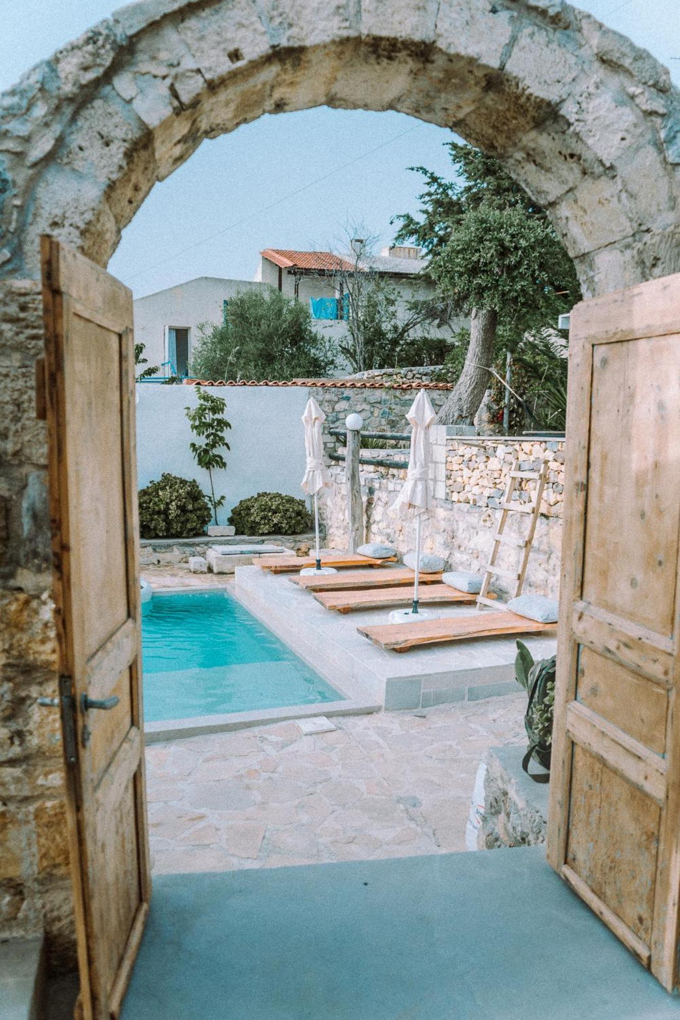 Antonia'S Stonebuilt Mansion With A Private Pool Villa Arménoi Eksteriør bilde